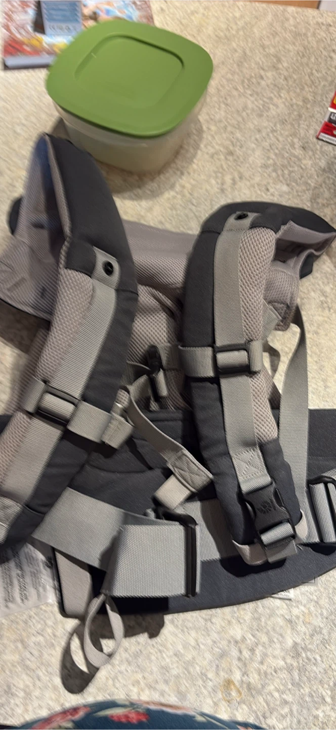 Ergobaby Baby Carrier - photo 2