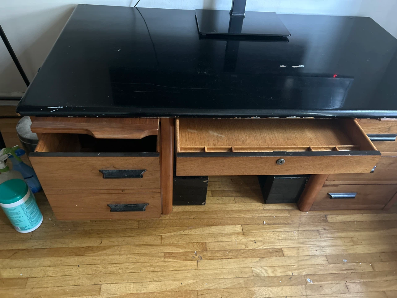 Vintage Desk with drawers and pull-out keyboard tray - photo 4