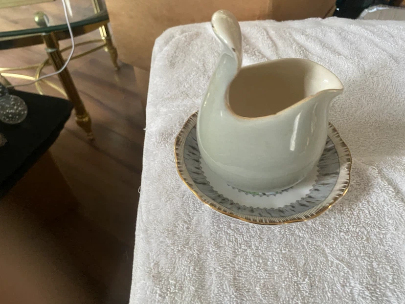 Ceramic Swan Creamer with Saucer