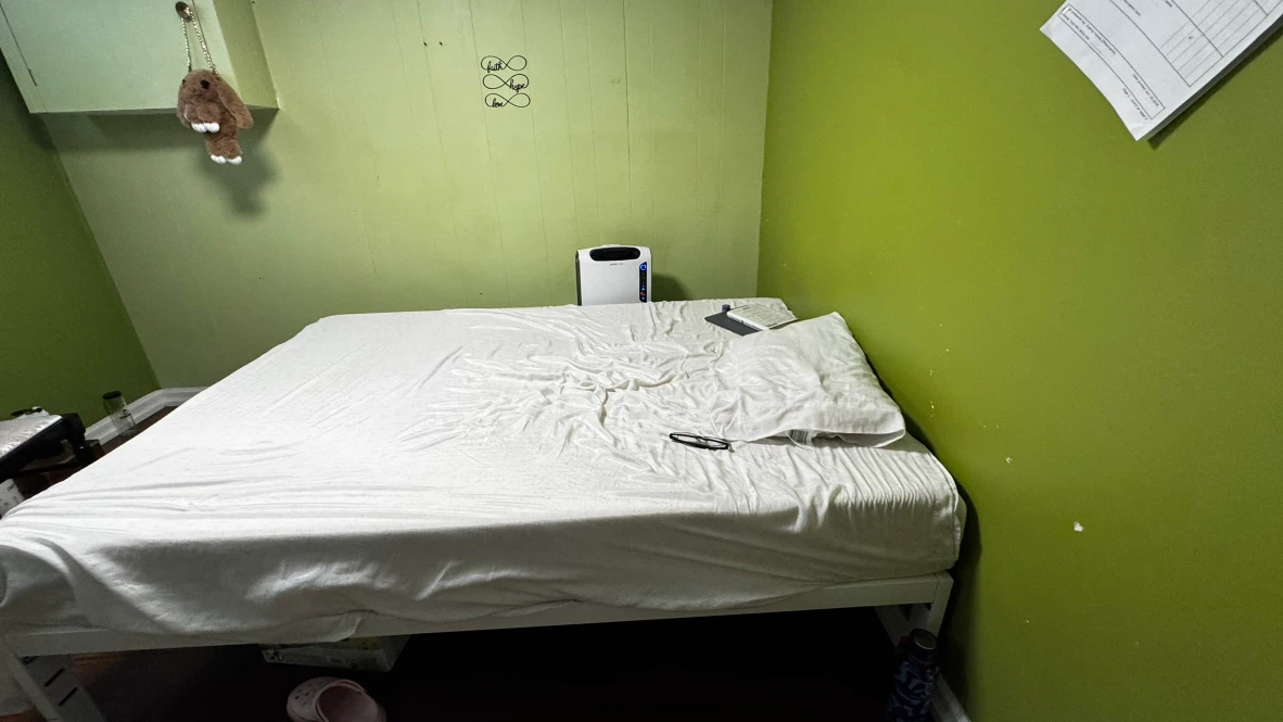 White Metal Bed Frame Nd Mattress - photo 2