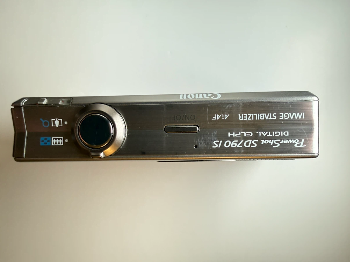 Canon PowerShot SD790 IS Digital Camera - photo 2