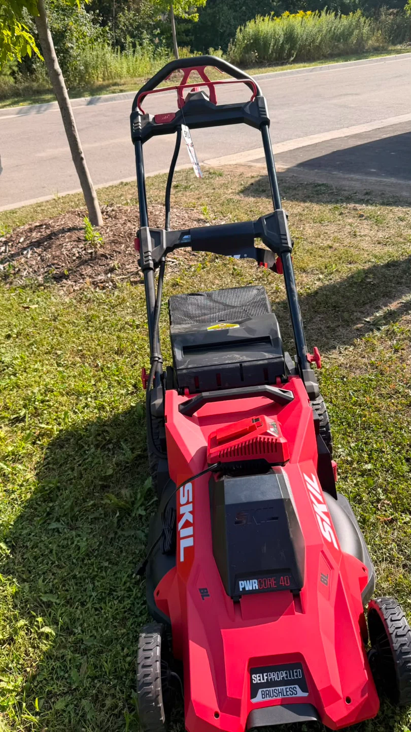 SKIL Self-Propelled Brushless Lawn Mower – Battery Included