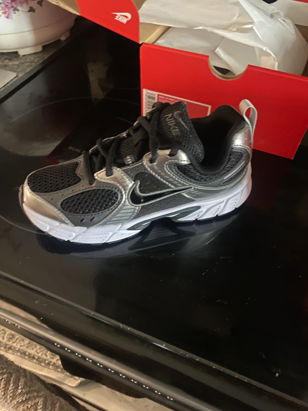 Nike Kids Shoes Size 1Y - photo 2