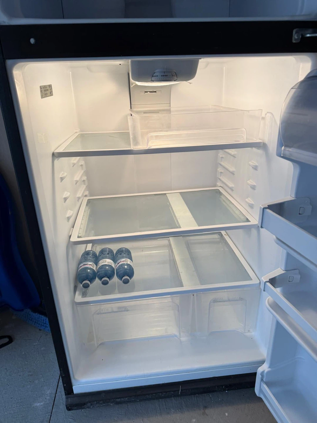 Whirlpool Refrigerator - photo 2