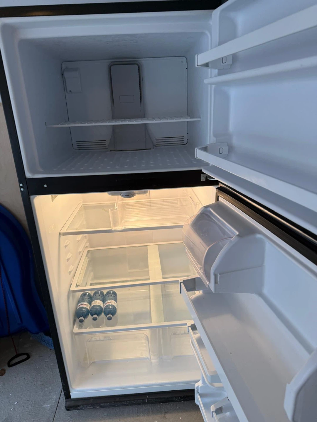 Whirlpool Refrigerator - photo 3