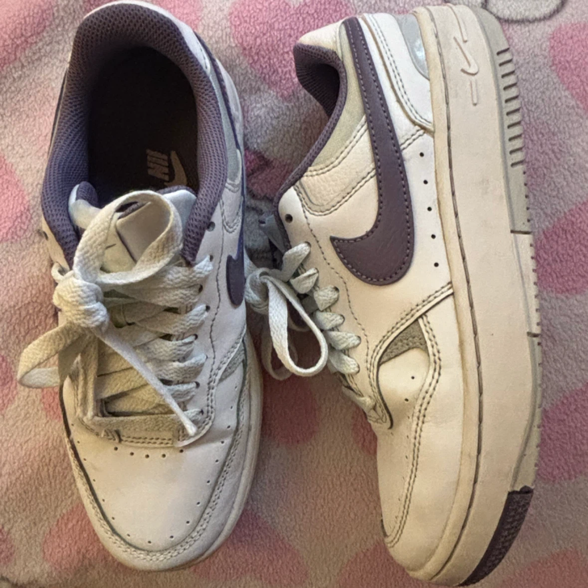Nike - White & Purple Shoes - *Size Women 6.5* - photo 2