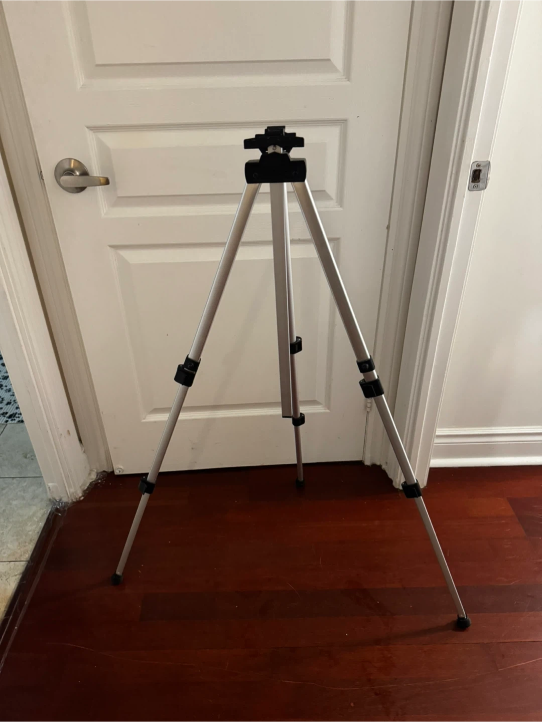 Collapsible Aluminum Tripod Stand