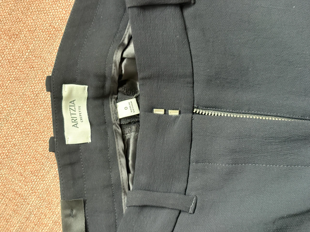 Aritzia Crepette Black Shorts Size 0 - photo 3