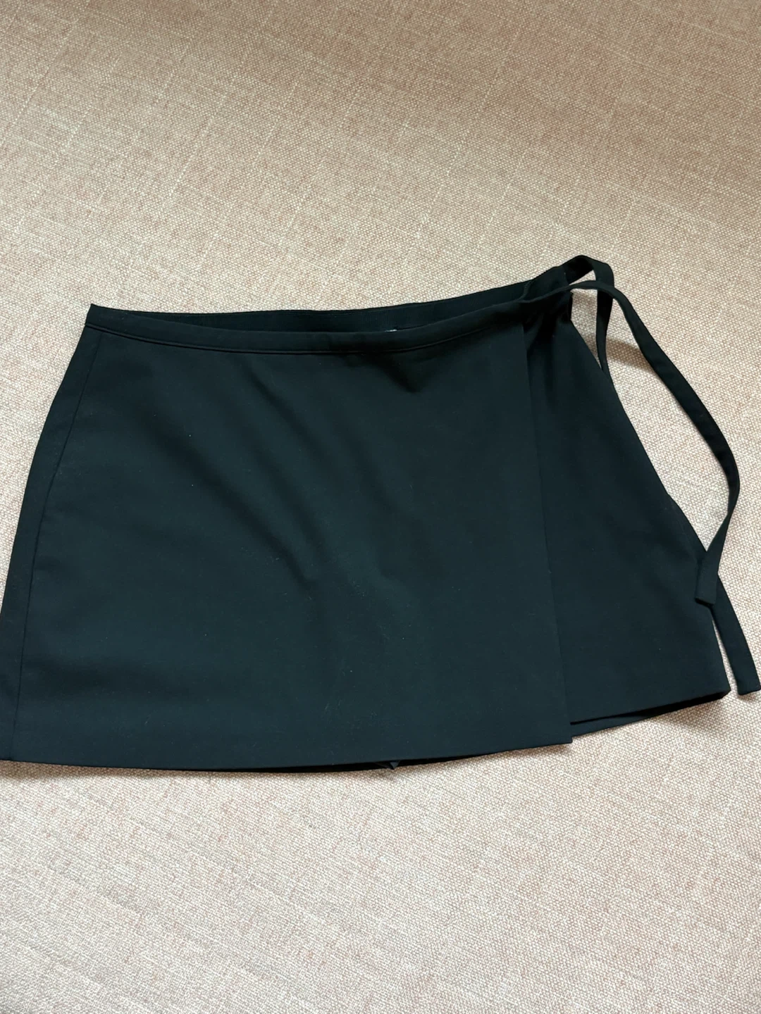 Babaton Aritzia Black Skort