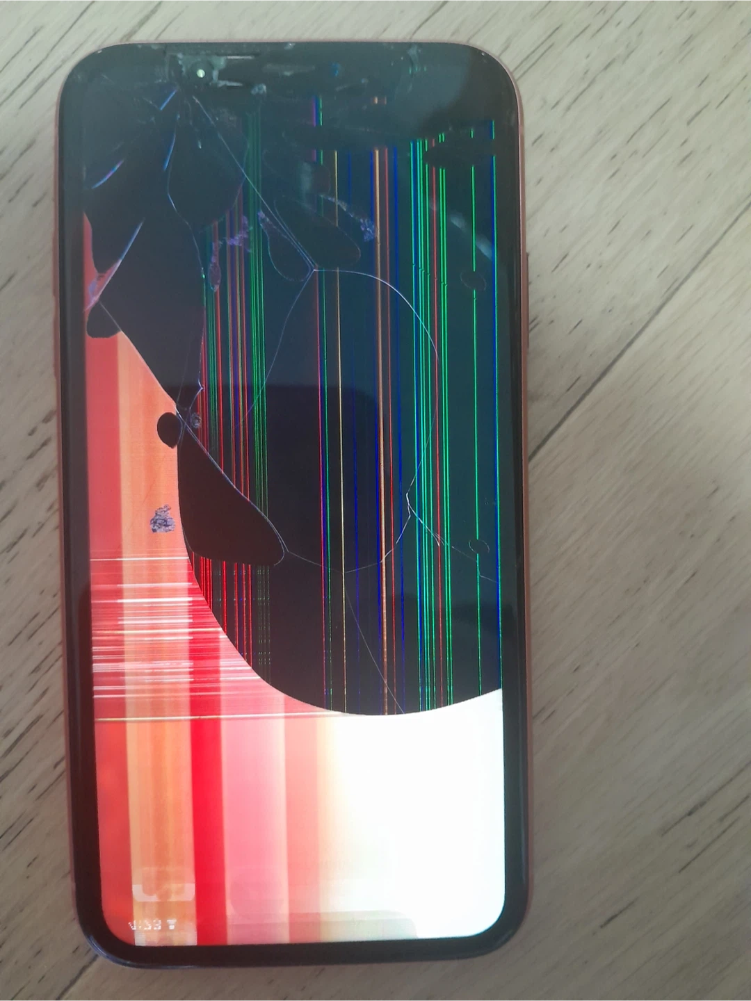 Apple iPhone XR 64gb (Cracked Screen)