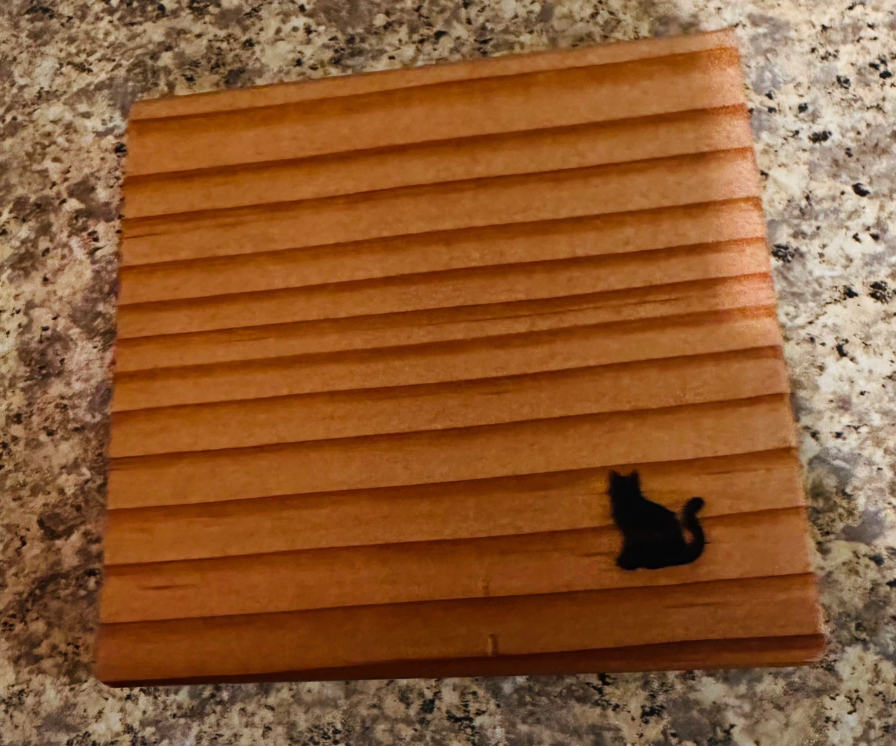 Wooden Cat Design Phone Stand - photo 2