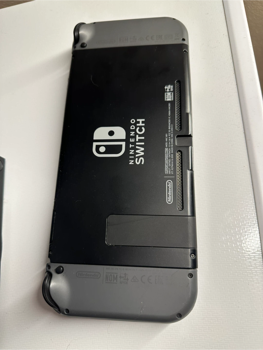 Nintendo Switch (Original) - photo 3