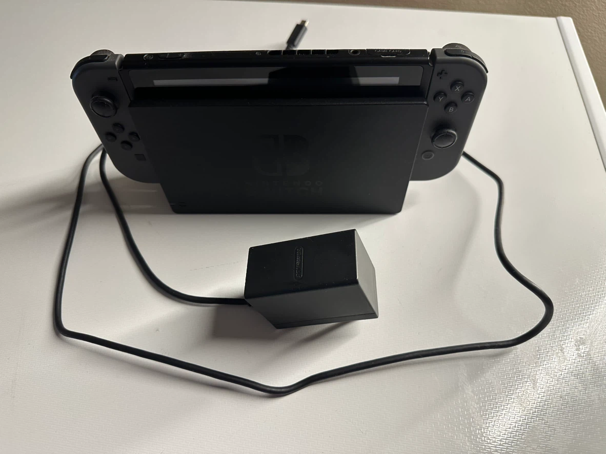 Nintendo Switch (Original) - photo 4