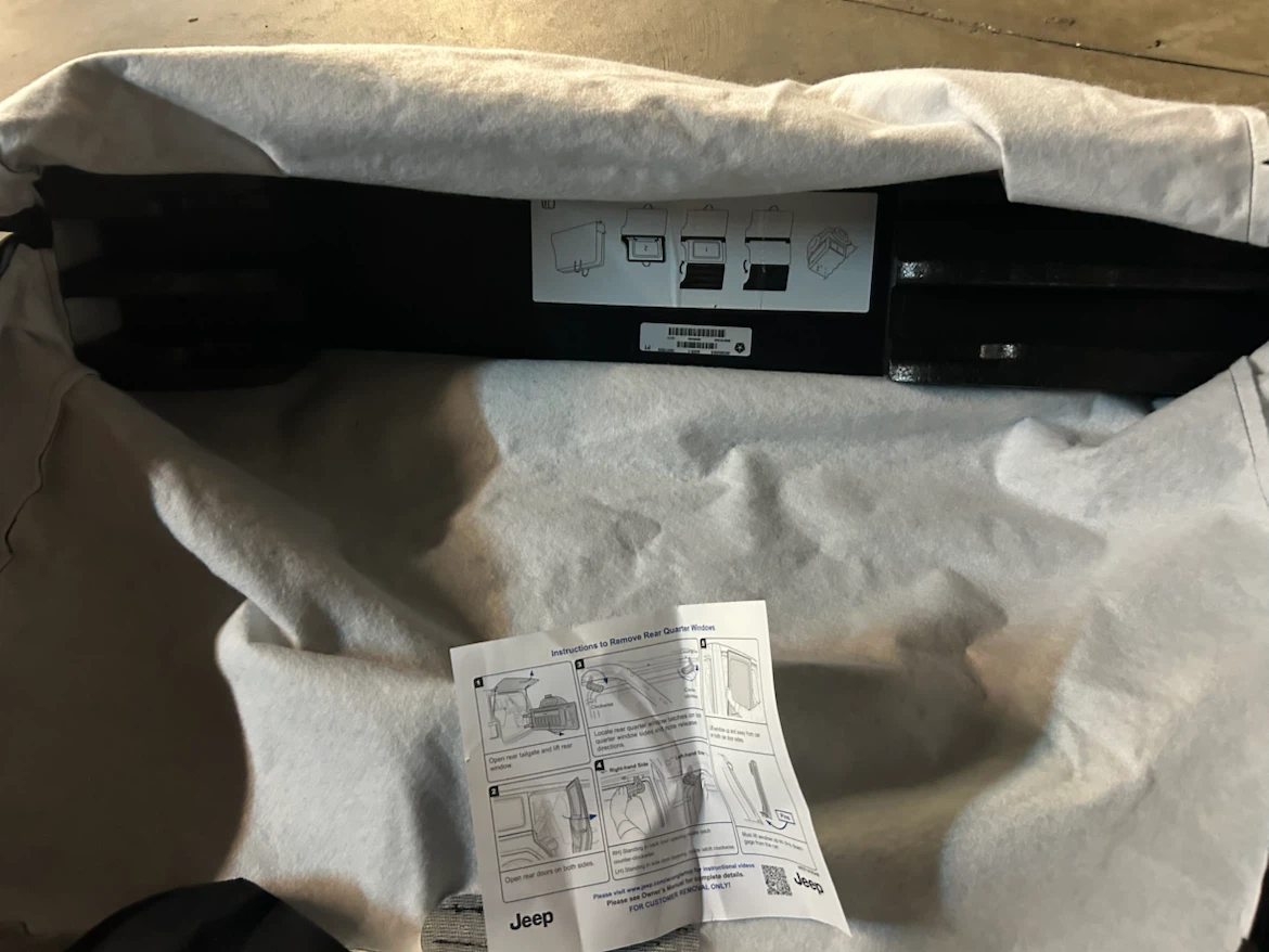 Jeep Wrangler Rear Window Storage Bag - photo 3