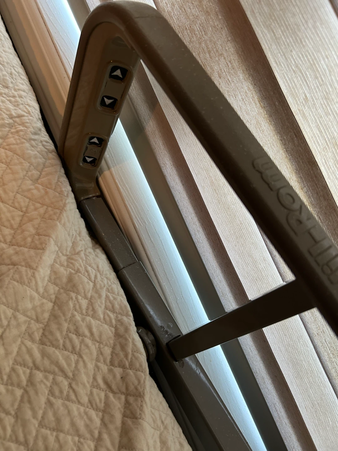 Adjustable bed - photo 4
