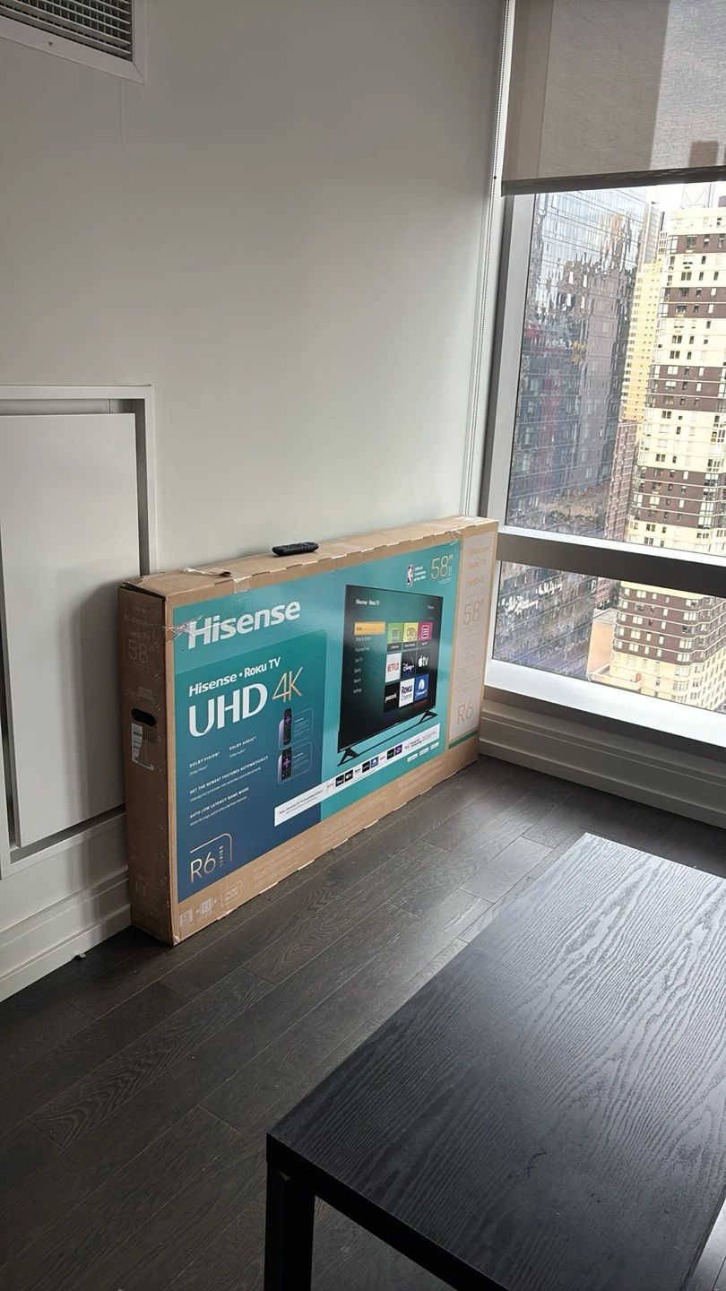 Hisense 58" UHD 4K Roku TV R6 Series