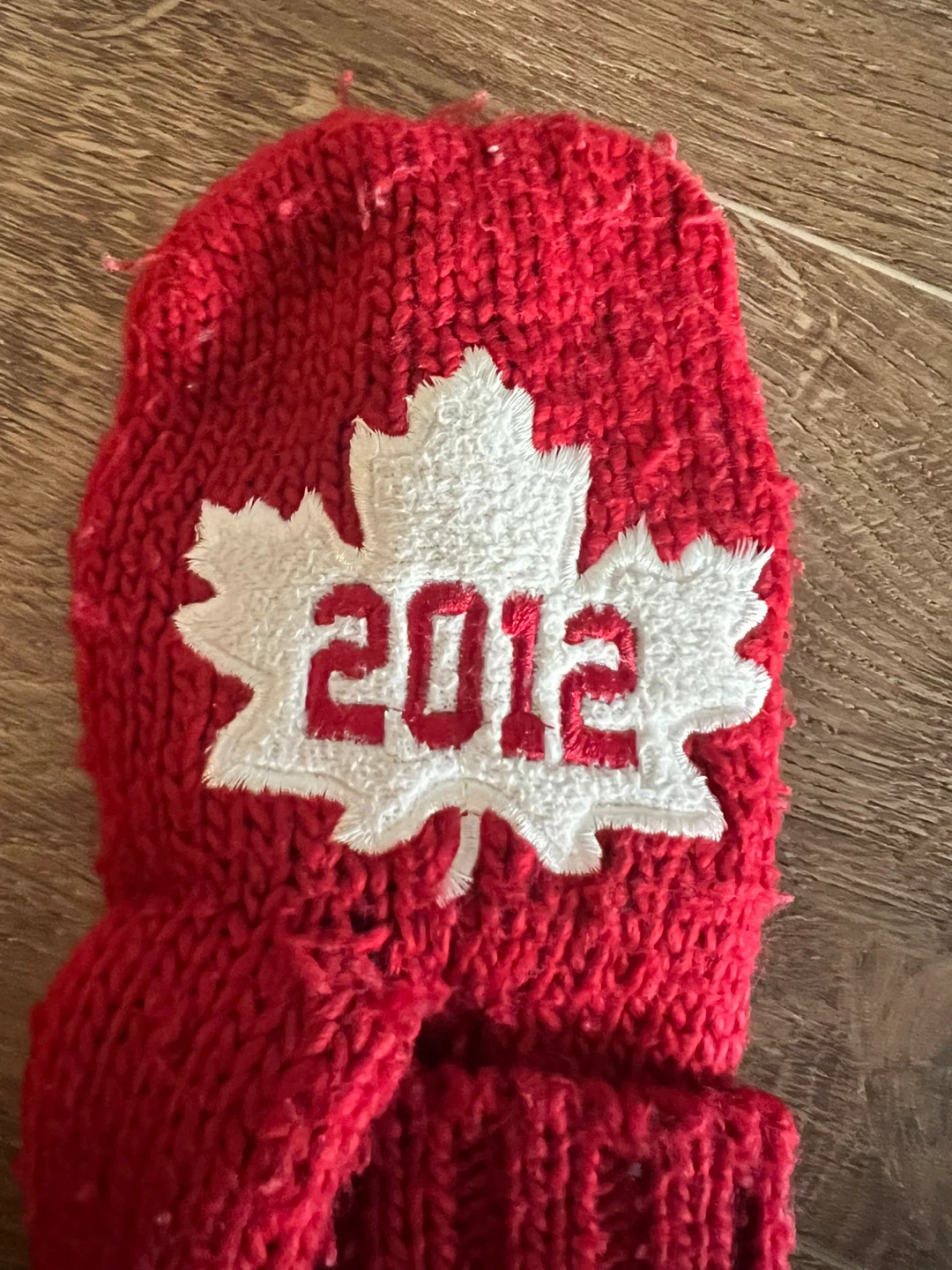2012 Winter Olympics Hudson’s Bay Mittens - photo 3