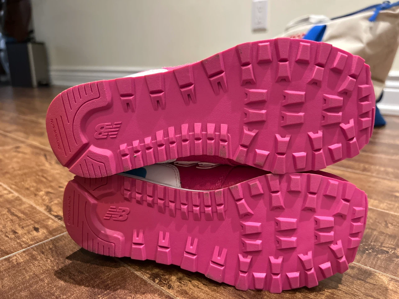 Never Worn New Balance 574 Pink Shoes - photo 2