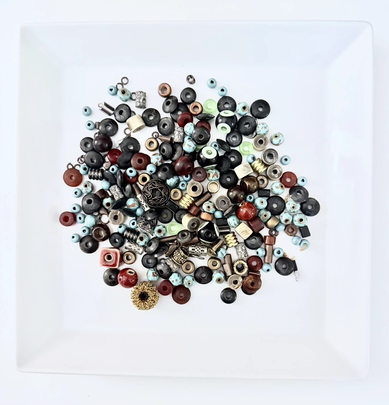 LOT: Jewelry Baubles, Fasteners, Clasps, Cording, etc.