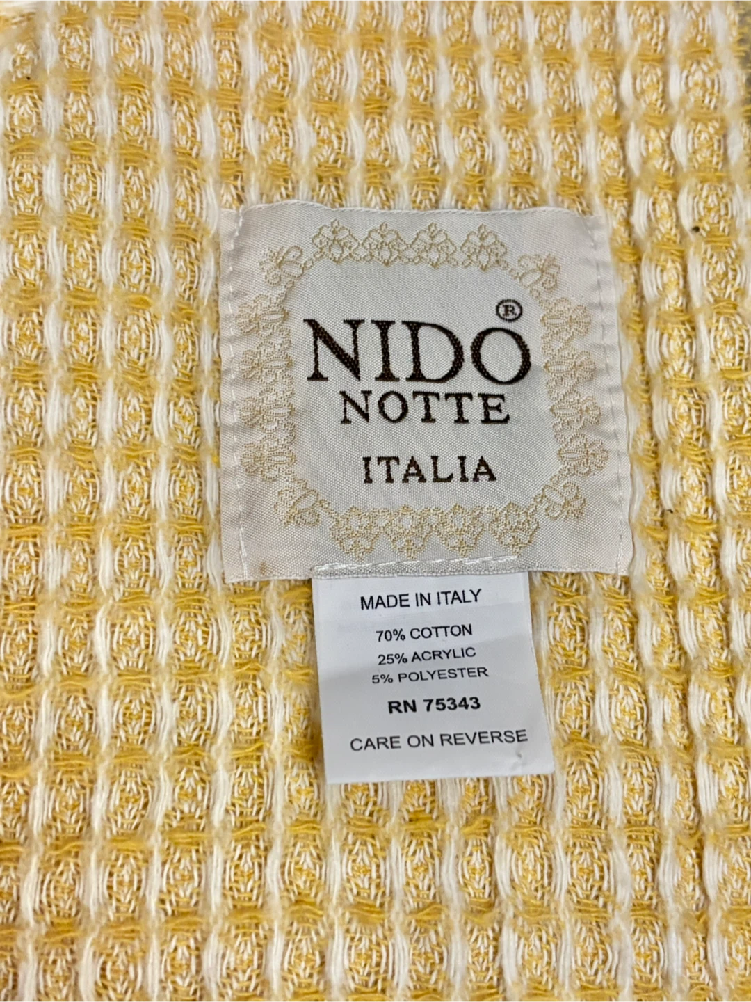 Nido Notte Italia Throw Blanket with 2 Suede Pillows - photo 2