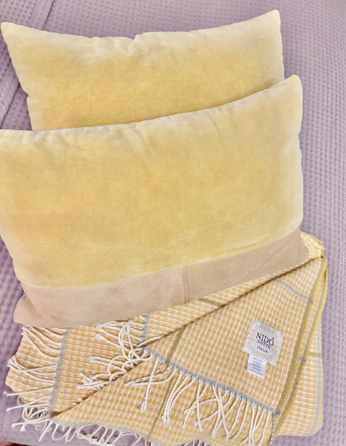 Nido Notte Italia Throw Blanket with 2 Suede Pillows - photo 4