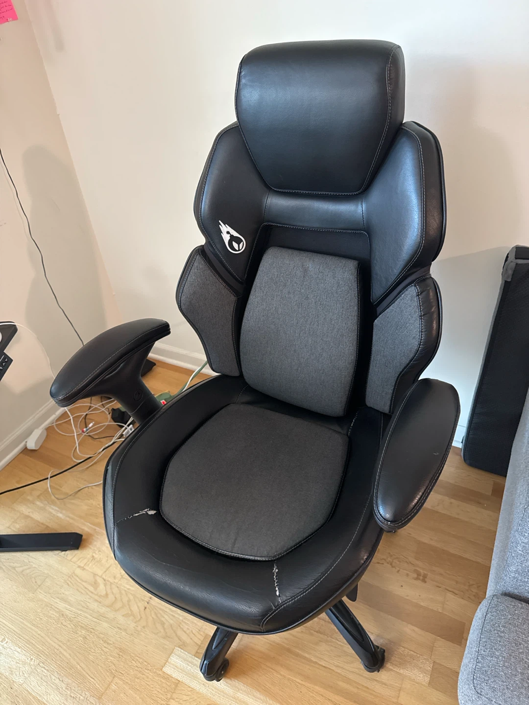 Secretlab Titan Gaming Chair - photo 2
