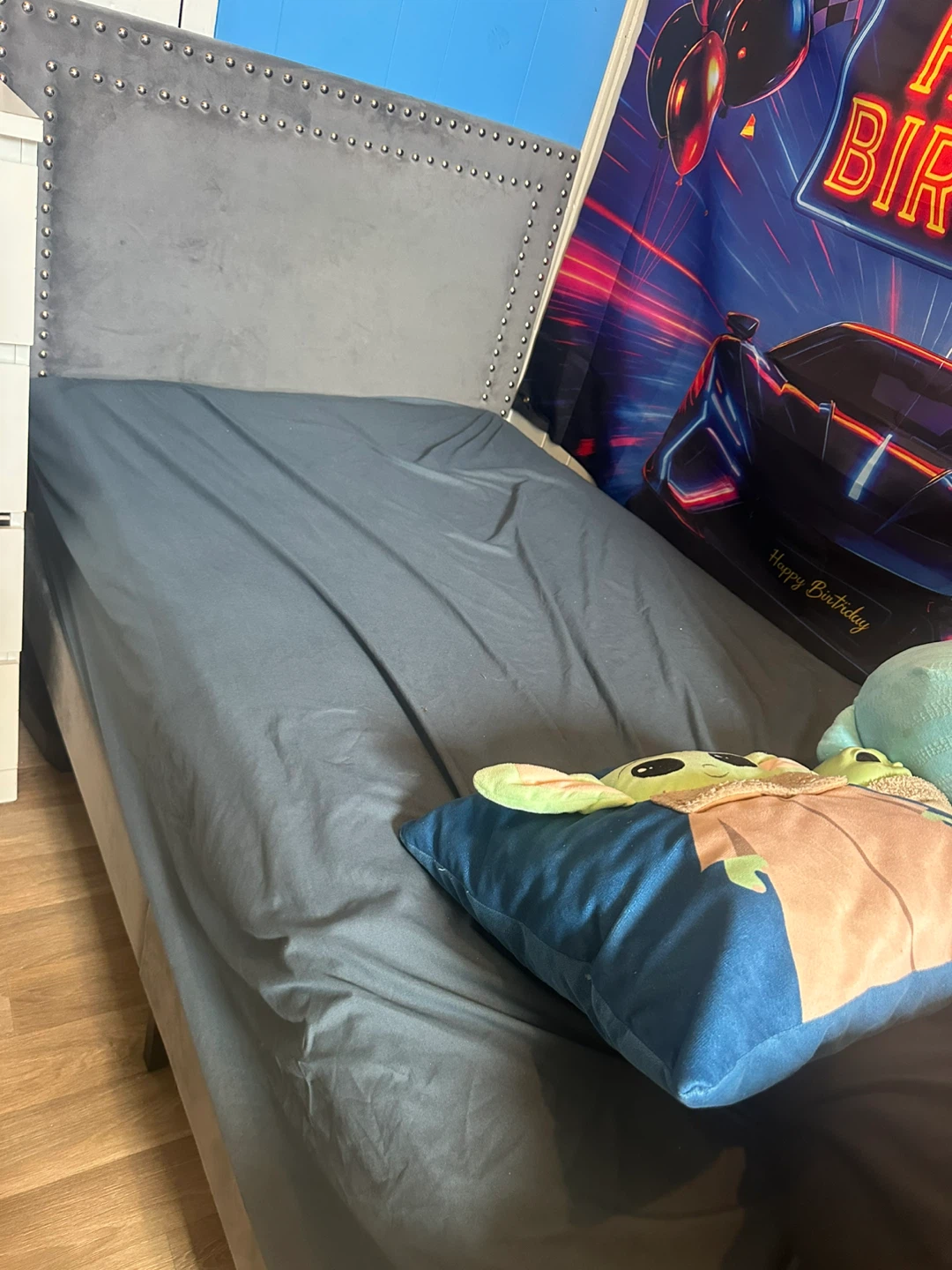 Twins, size. Bedframe.