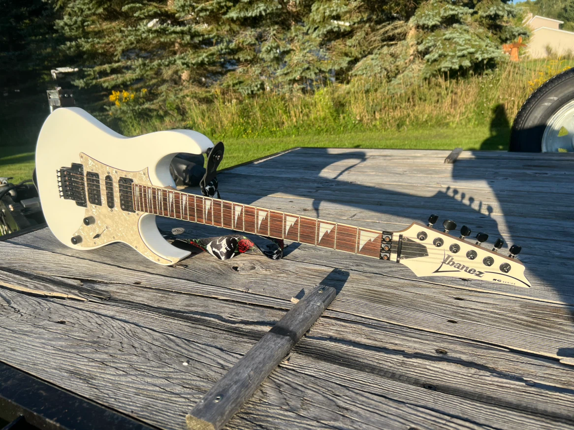 Sell or trade Ibanez RG350DX