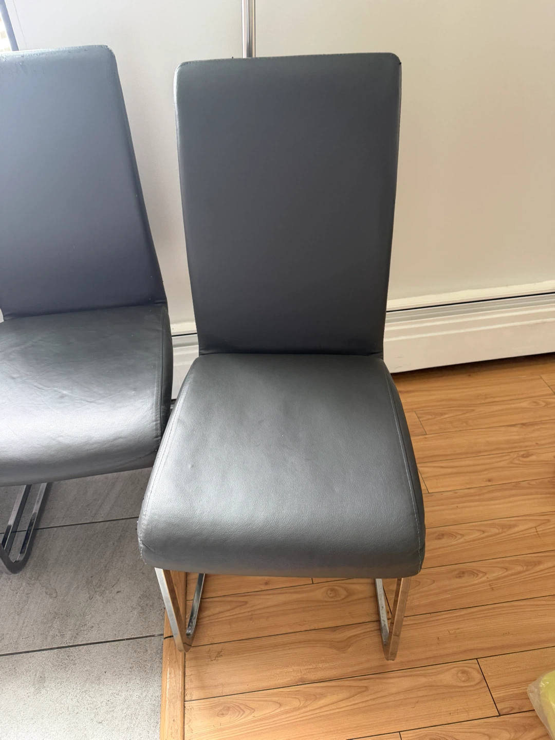 Set of 4 modern dining chairs - photo 3