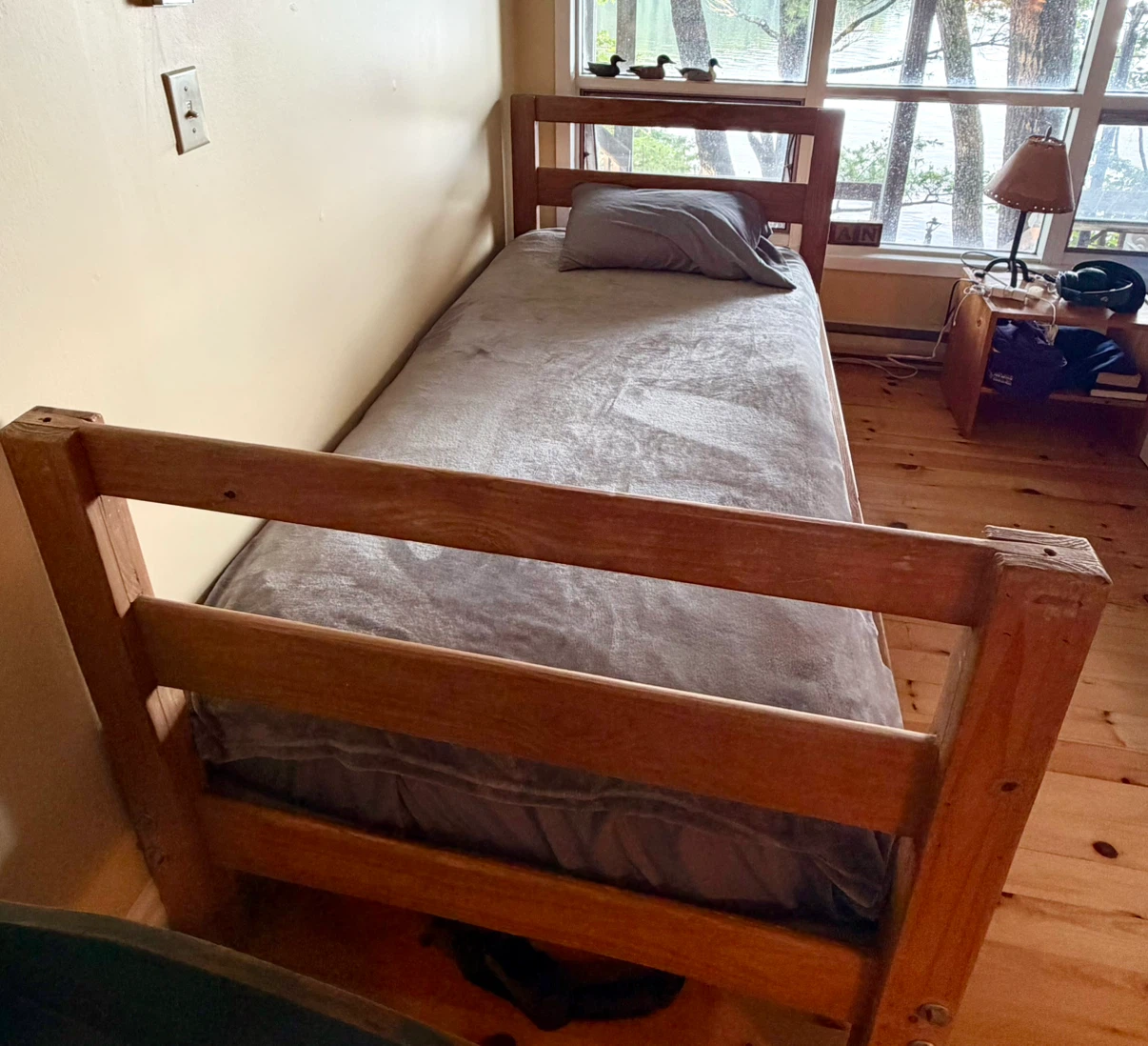 Twin Bunk Beds/2 Twin Beds