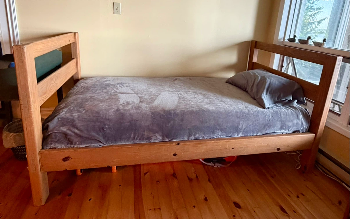 Twin Bunk Beds/2 Twin Beds - photo 2