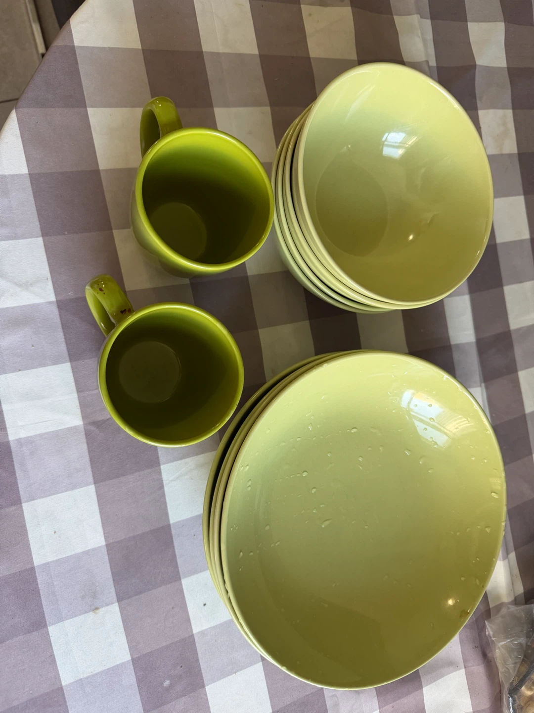 IKEA Green Dishware Set - 4 Plates, 4 Bowls, 2 Mugs