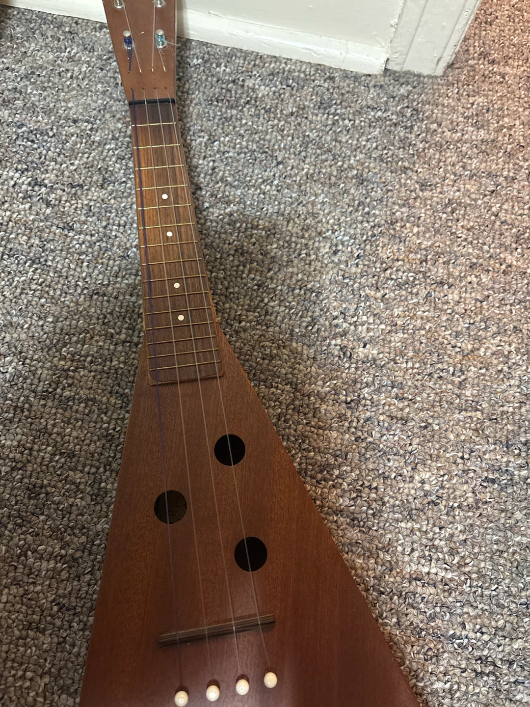 Ukulele - photo 2