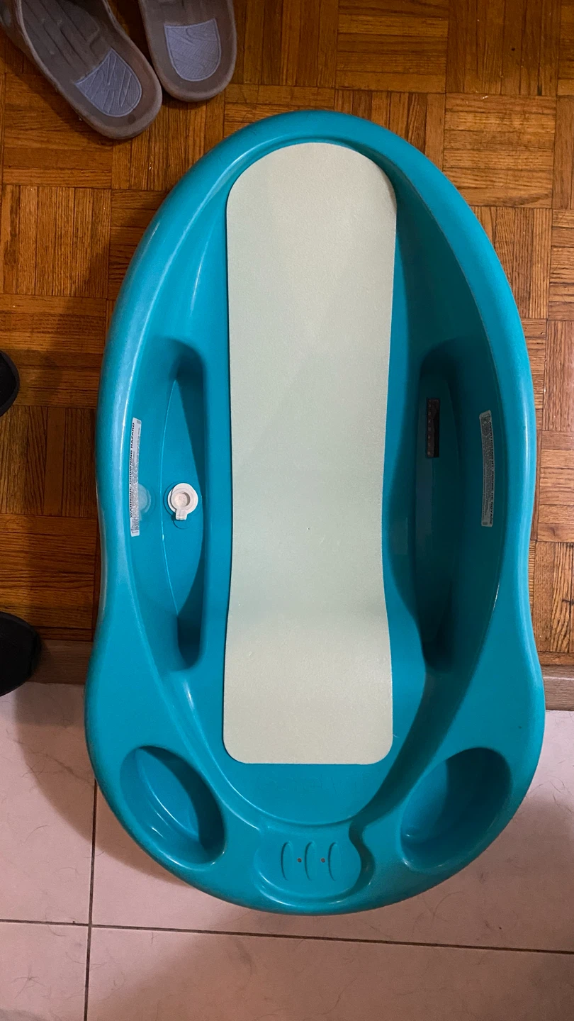 FREE Baby Boy Clothes and Baby Bathtub, also Baby Girl Clothes - photo 2