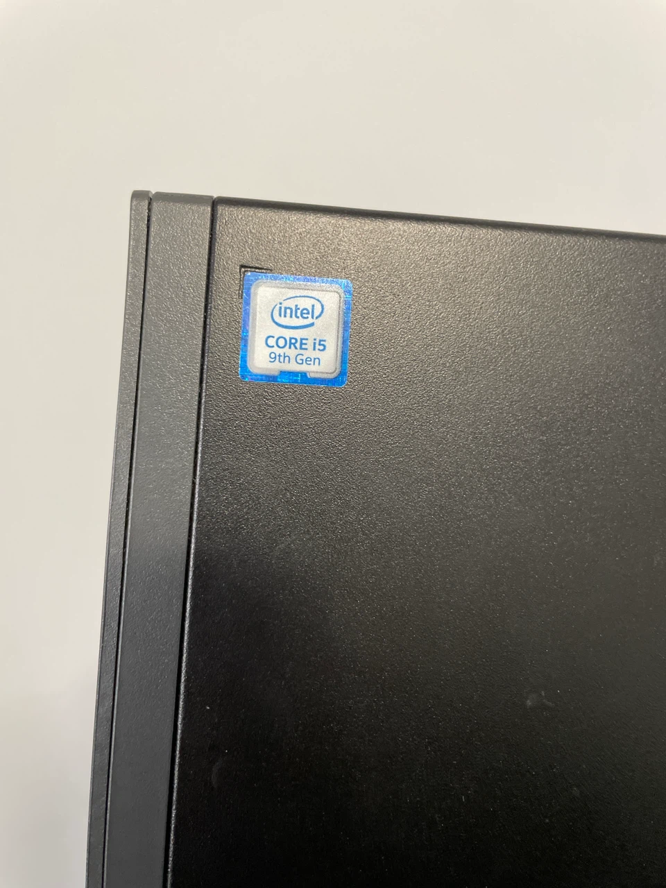 Lenovo ThinkCentre Tiny Desktop - Intel Core i5 9th Gen