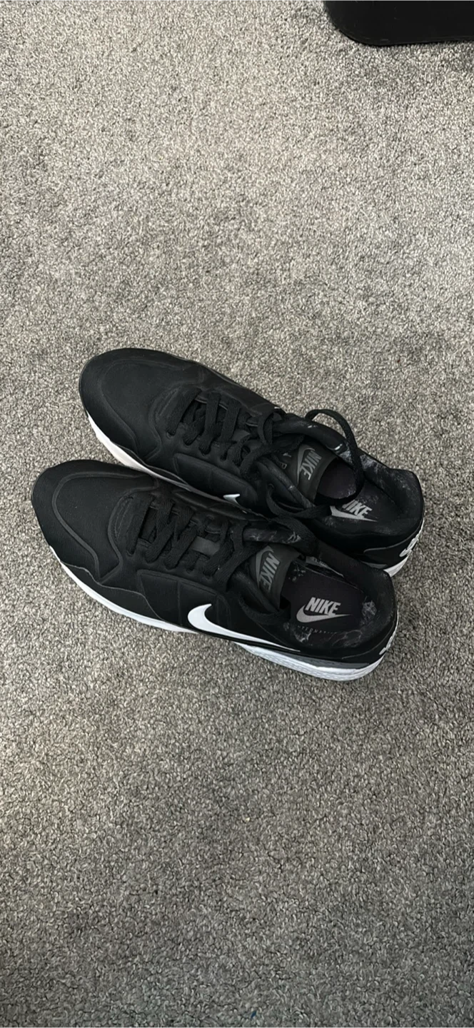 Nike Zoom Sneakers Black and White