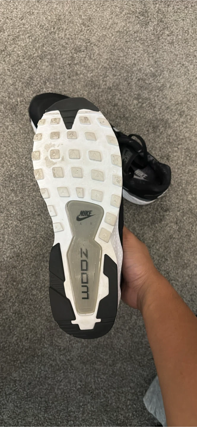Nike Zoom Sneakers Black and White - photo 3