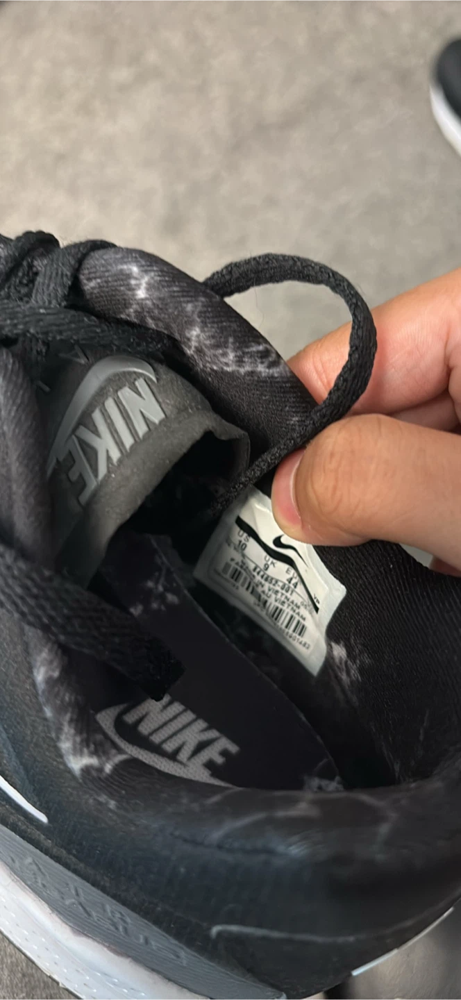 Nike Zoom Sneakers Black and White - photo 4