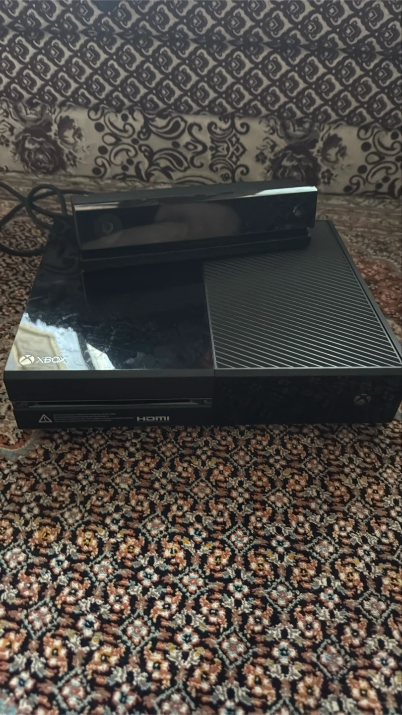 Microsoft Xbox One Console with Kinect