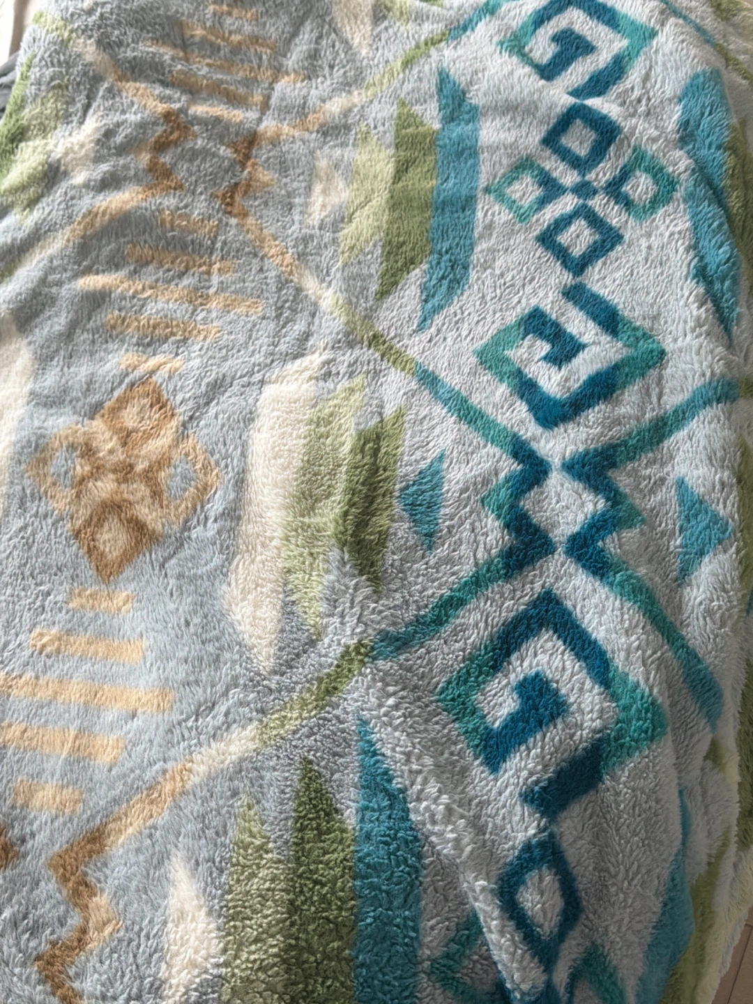 Queen Blanket – Like New - photo 2