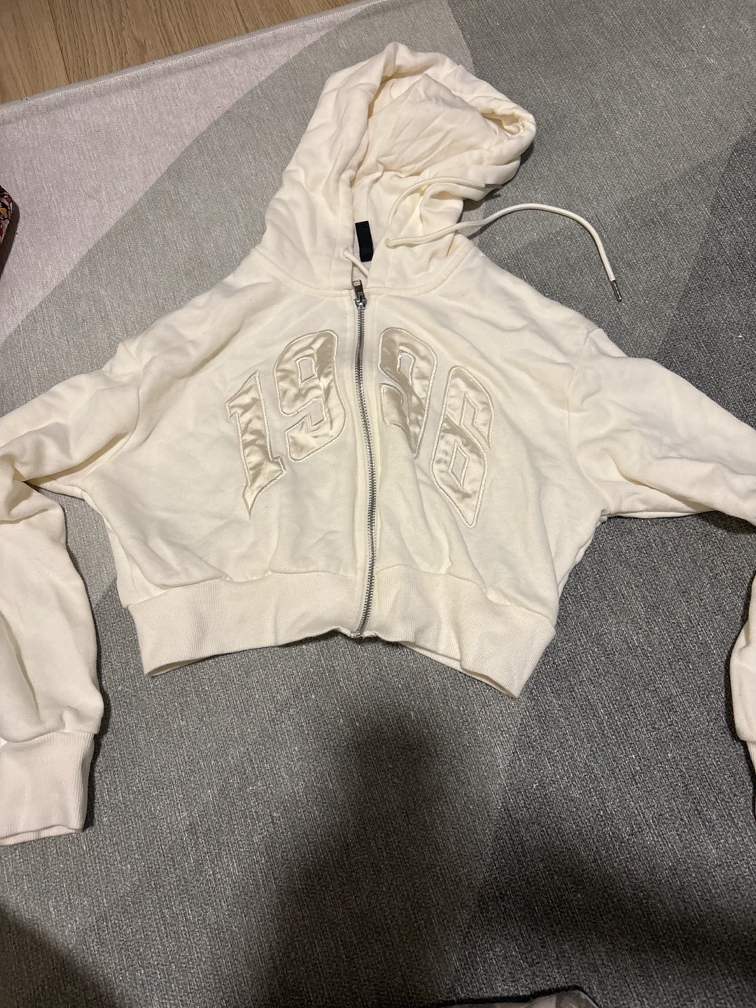 cropped hoodie