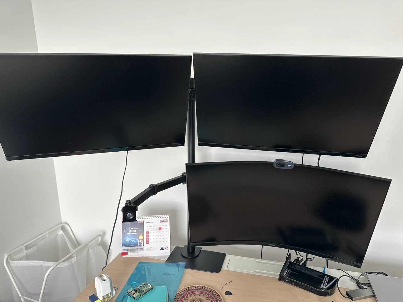 Triple Monitor Desk Mount with Samsung Monitors