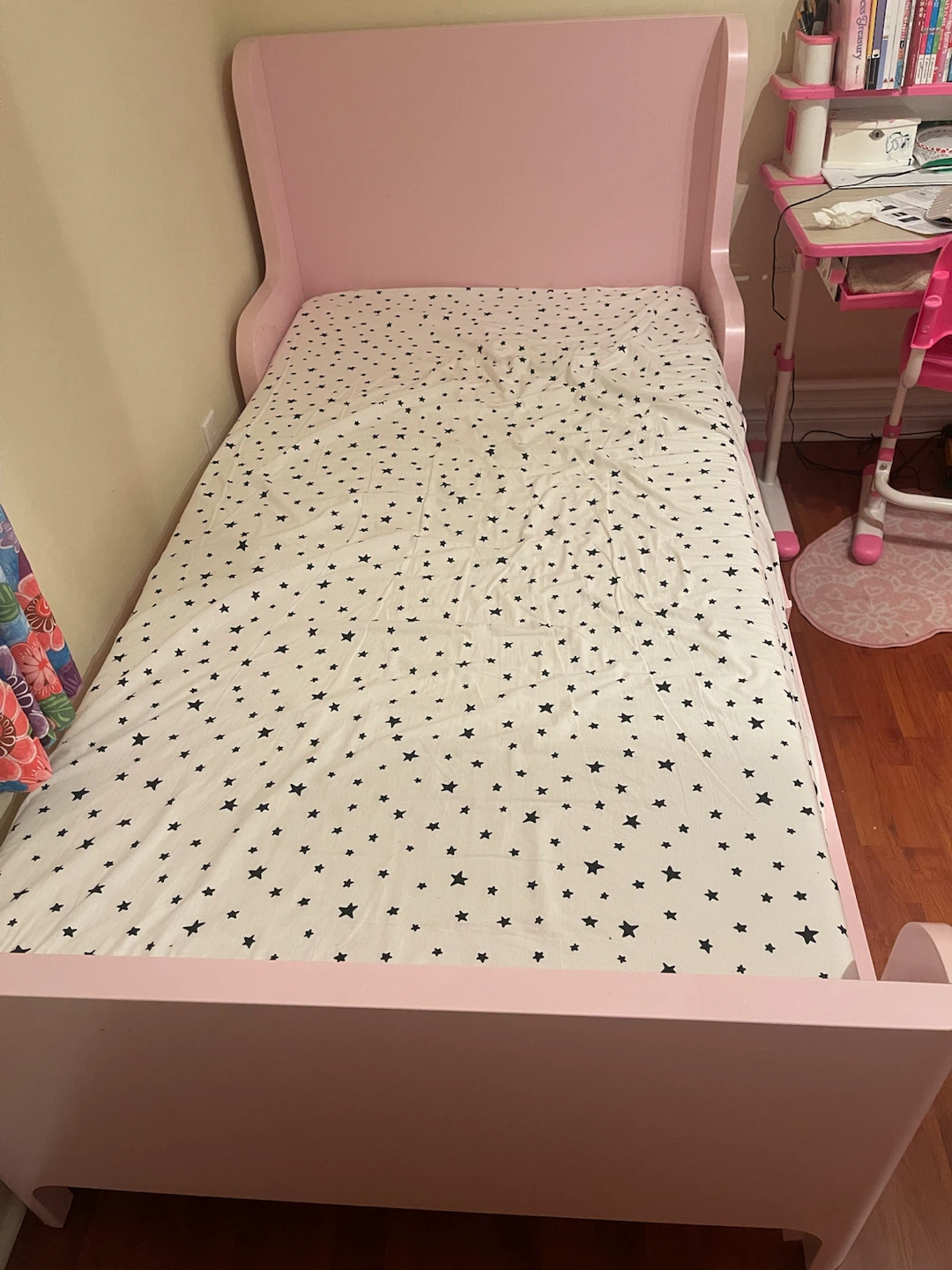 Pink Twin Bed Frame With Mattess - photo 2