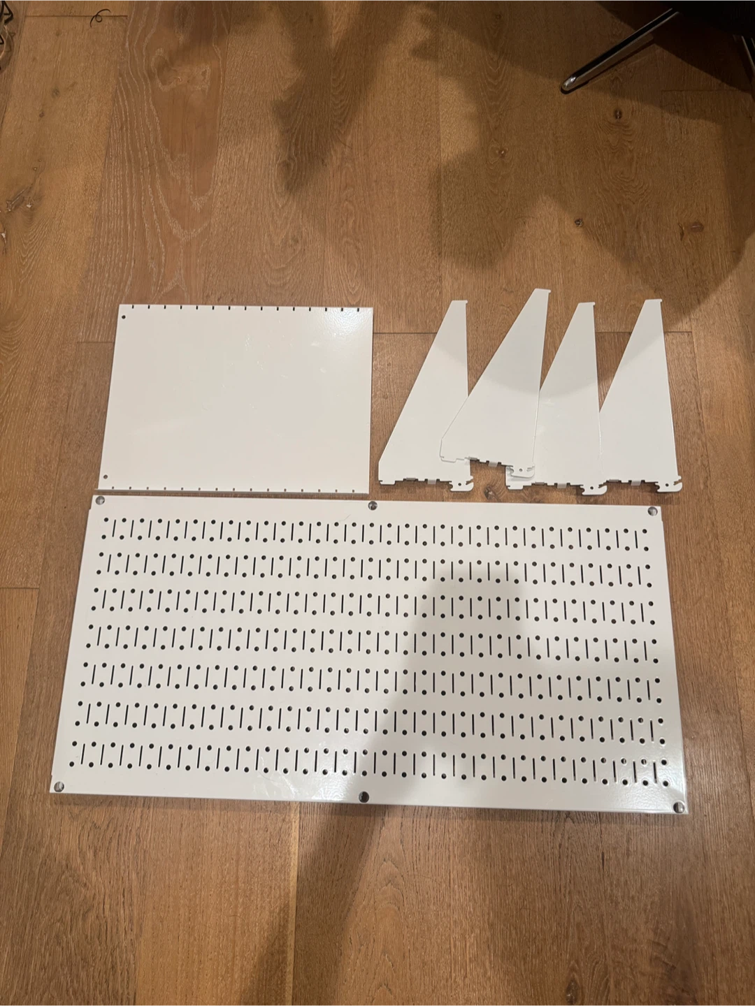Wall Control pegboard with 2 shelves - photo 4
