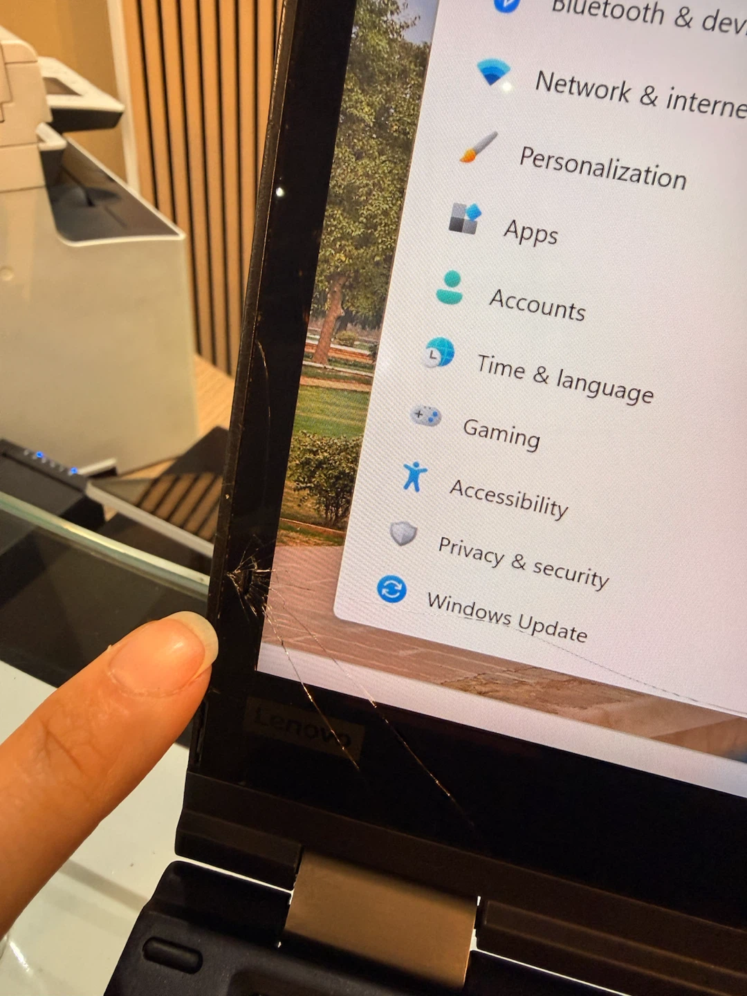 Lenovo ThinkPad X1 Yoga Laptop - photo 4