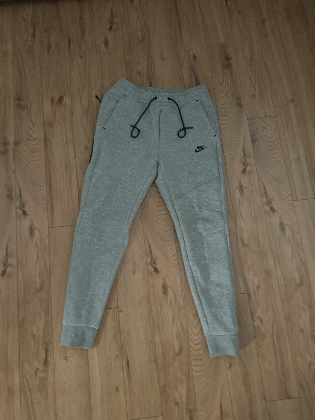 Nike Tech slim Fleece Joggers - Grey - Medium