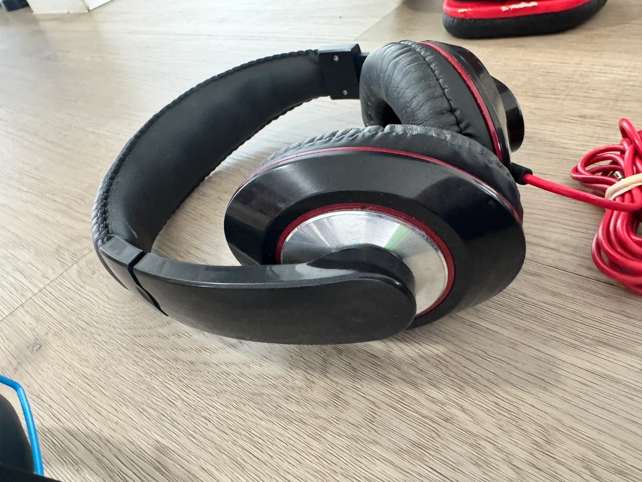 Assorted Gaming and Regular Headphones - photo 3