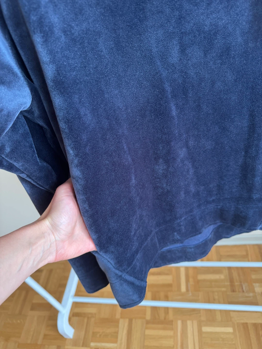 Hoodie made of soft, thick, and warm velour fabric. - photo 4