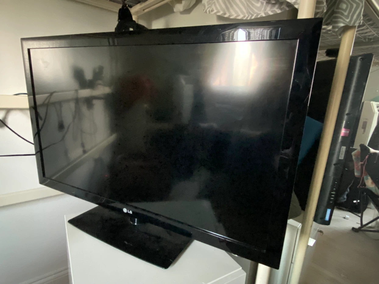 LG 47LD450-UA 47" LCD TV