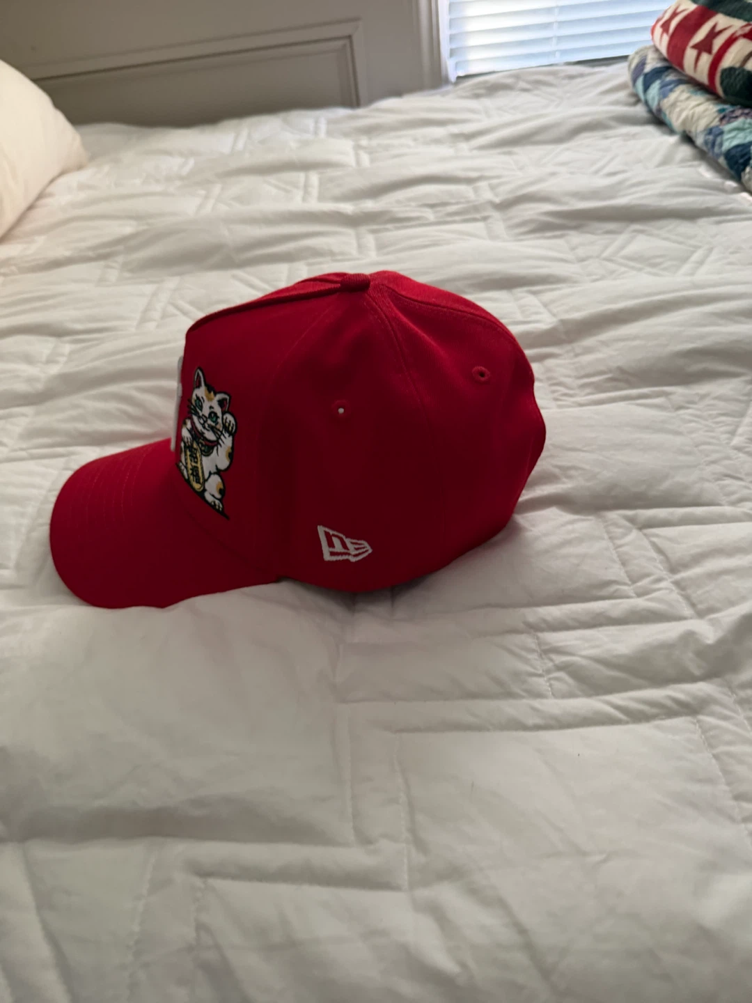 New Era  lucky cat 1999 World Series hat - photo 2